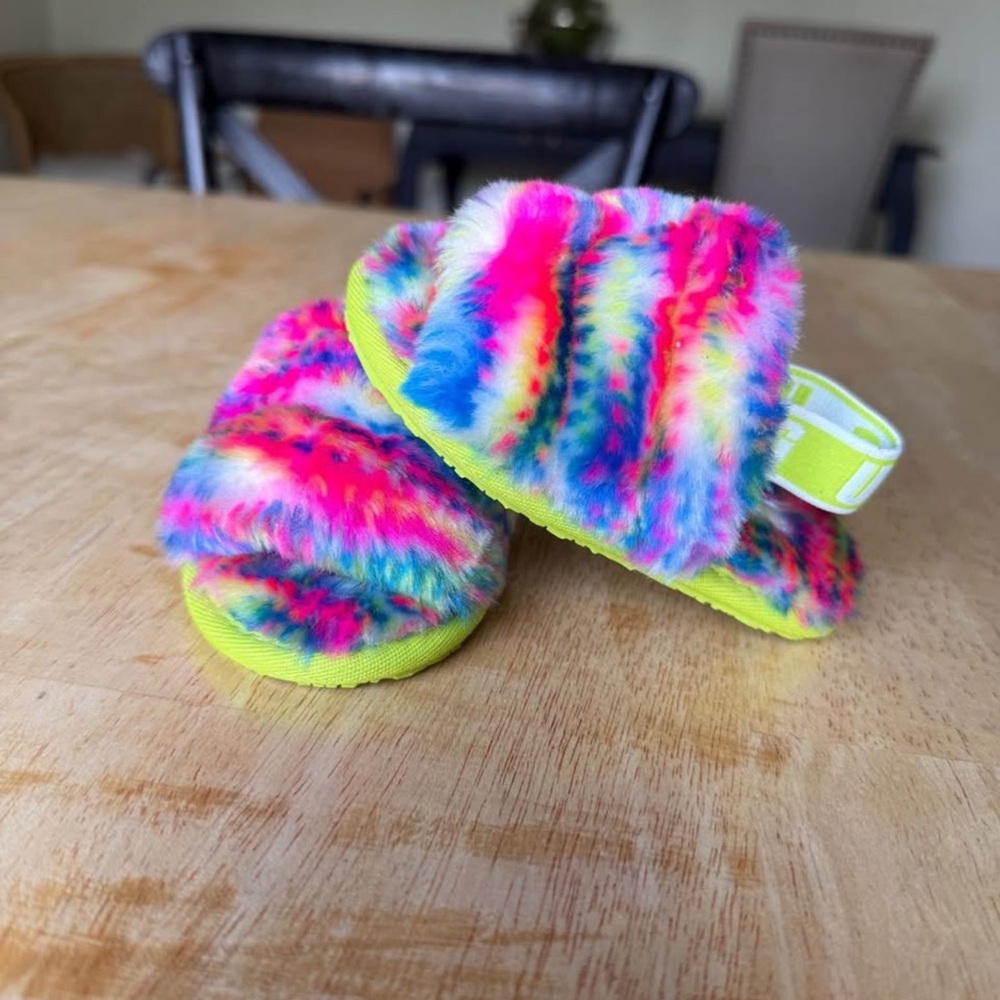 Toddler girl Fluff Yeah slippers
